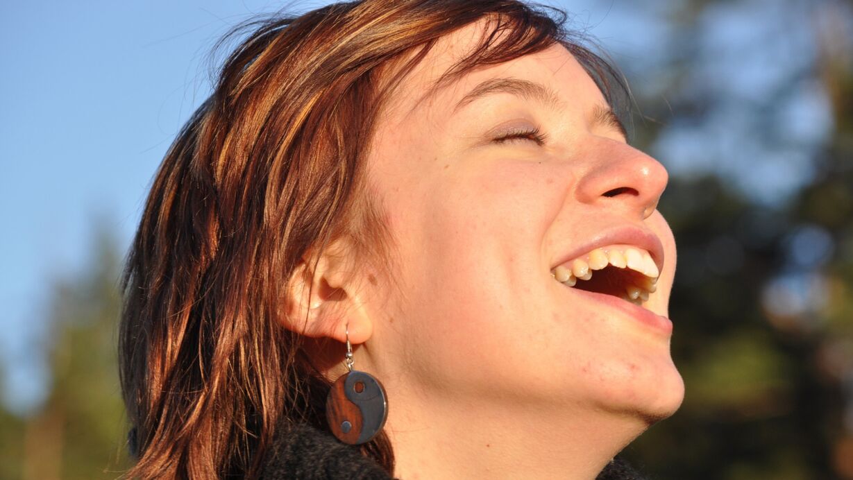 Expression wrinkles disappear when the emotion “goes away”