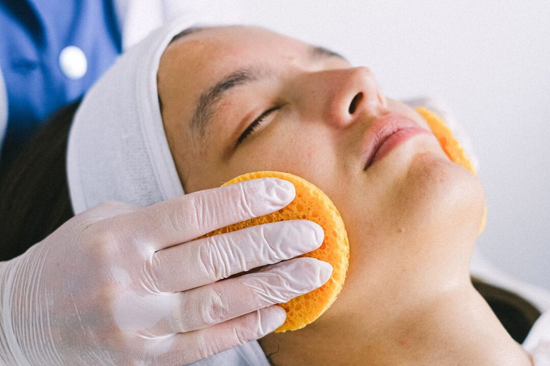 Deep cleansing of the skin of the face - a necessary procedure from the age of 30