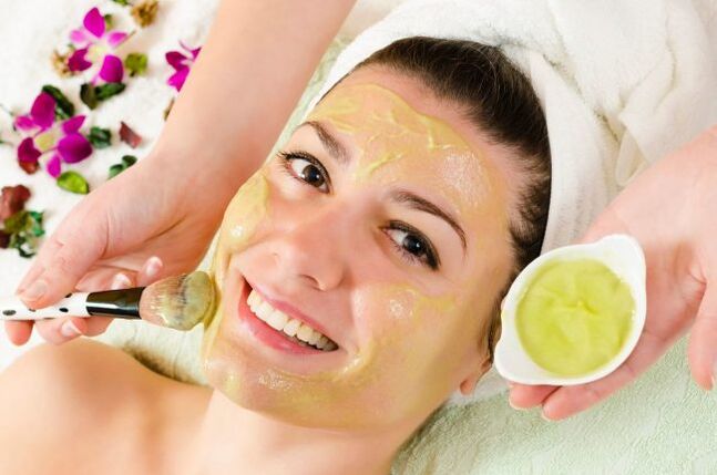 Face mask of gelatin and chamomile infusion - a recipe for fresh skin