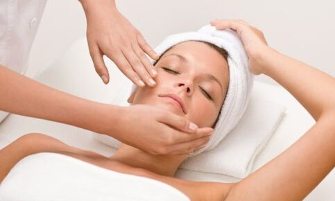 Sculptural facial massage will provide the skin with the necessary lifting effect